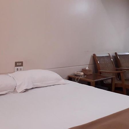 Taim Phyu Hotel Mandalay Bagian luar foto