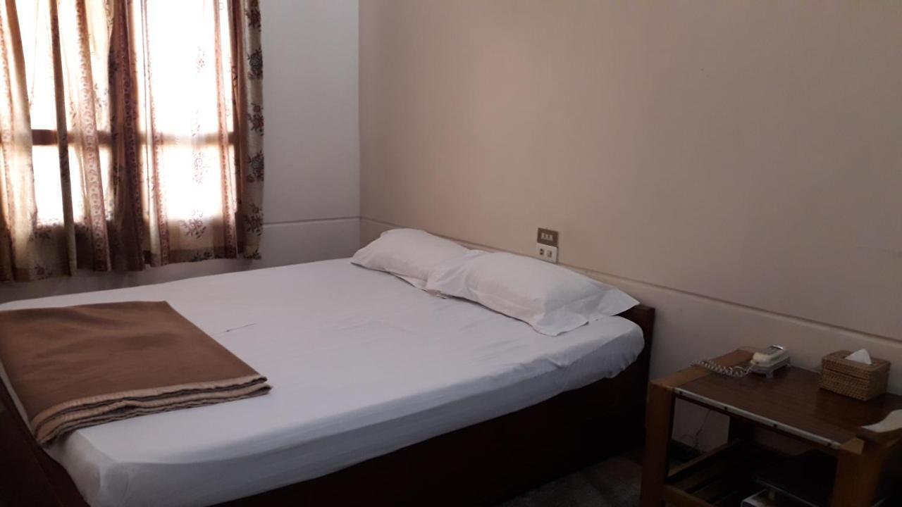 Taim Phyu Hotel Mandalay Bagian luar foto